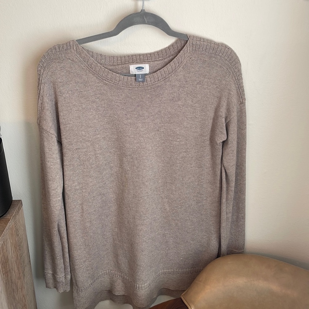 Old navy size small cream sweater. Lots of details in stitching